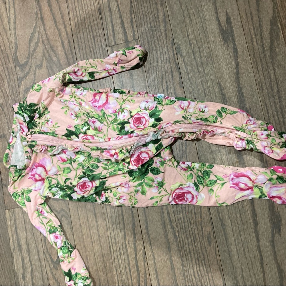 Posh peanut sleeper size 0-3 months barely worn
